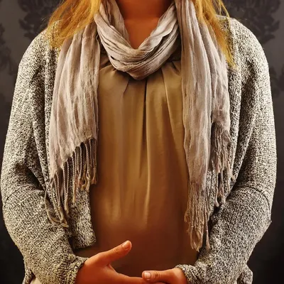 HAZEL SQUARE SCARF - EMERALD