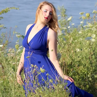 VIANNE KURUNG - ELECTRIC BLUE