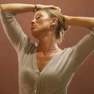 ARIEL BLOUSE - MOCHA