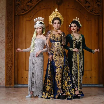 KEBAYA WAN PEAH - DUSTY LAVENDER